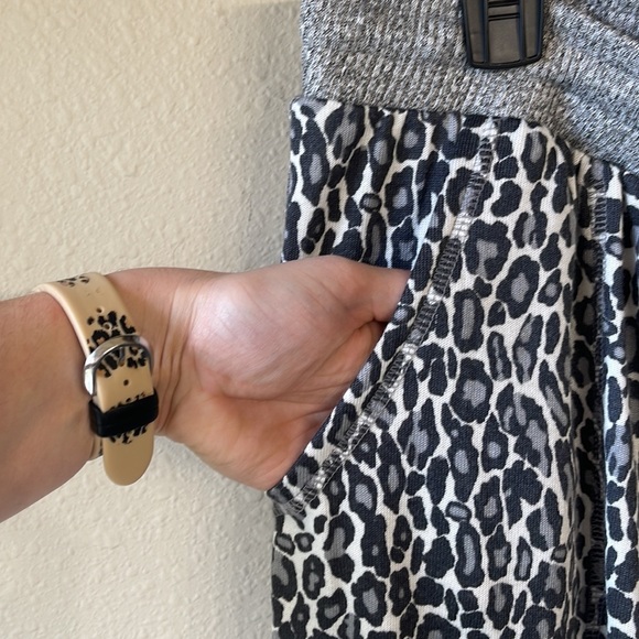 NWT Splendid Gray Leopard Hacci Pullover Jogger Pajama Set Size X-Large - Picture 11 of 14